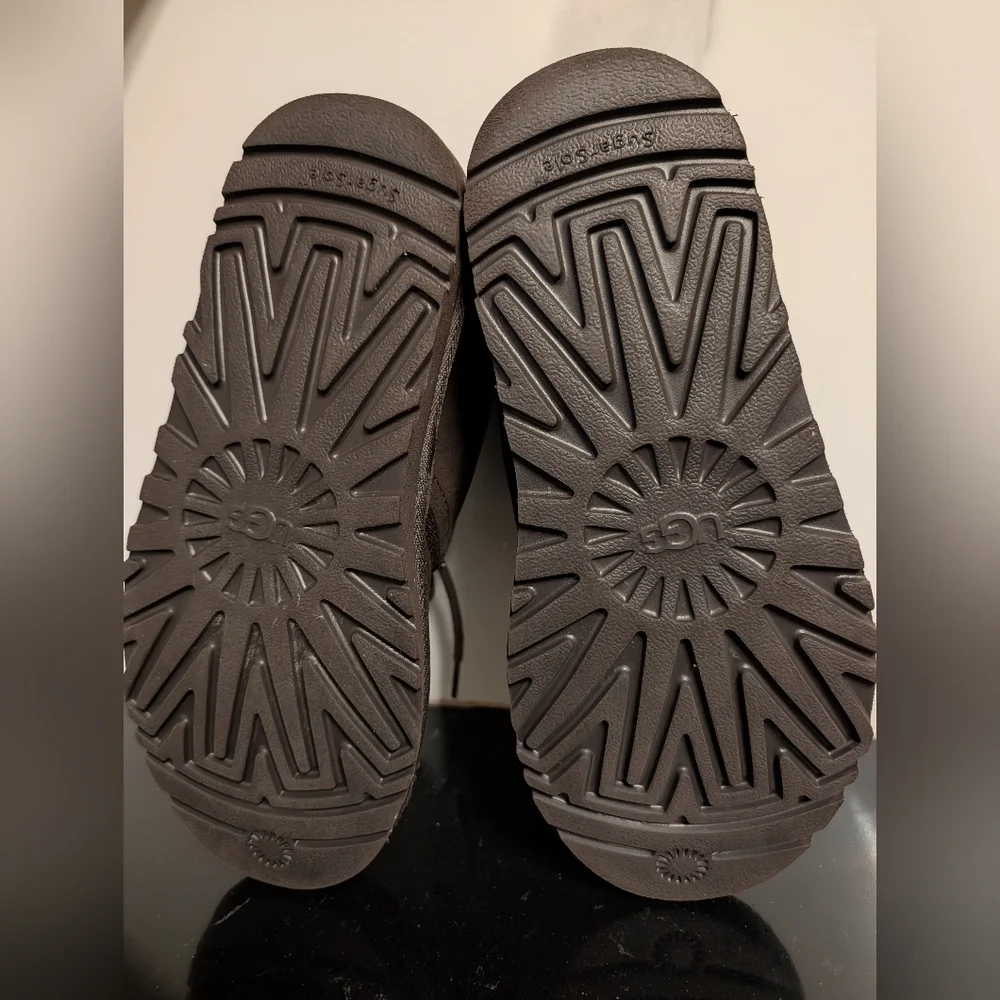 UGG stylish dark